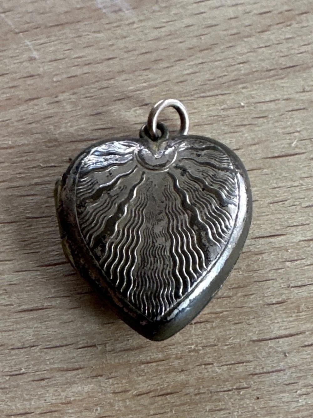 Vintage Rolled Gold Heart Picture Locket Pendant With Old Photos